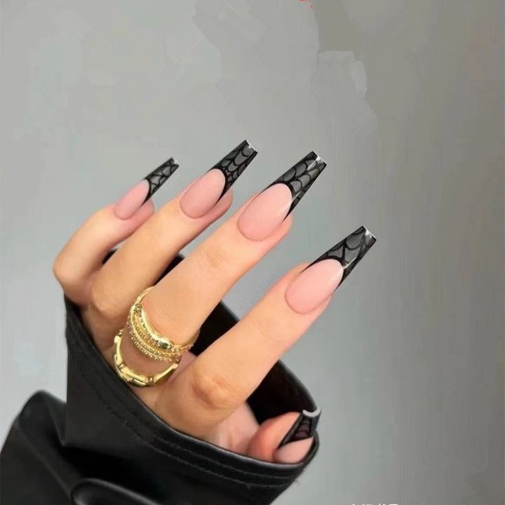 Künstlerische Stiletto Press-On Nägel mit Spinnennetzdesign
