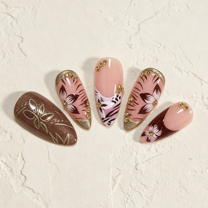 Künstlerisches Langes Stiletto-Nageldesign Karnz