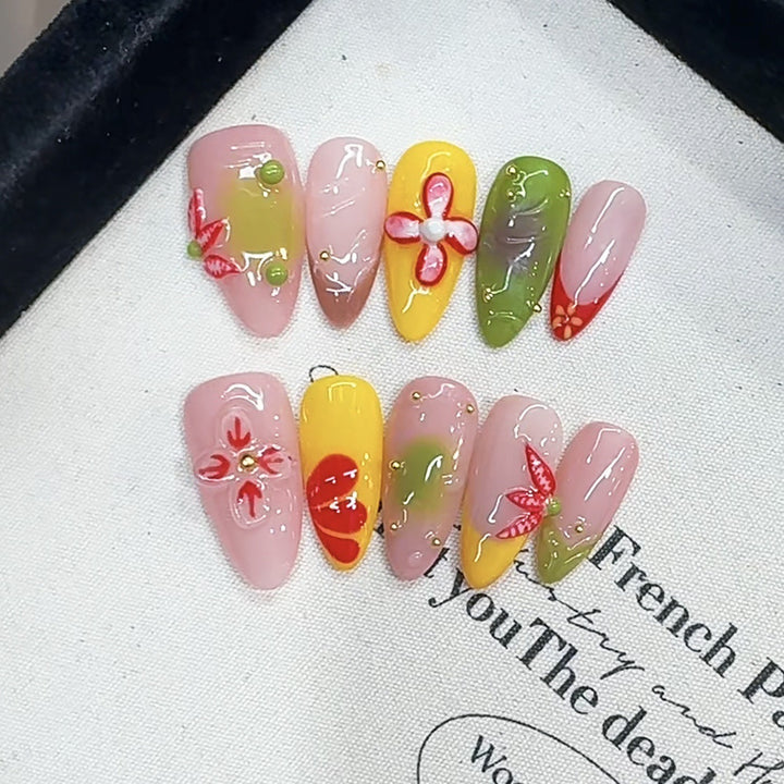 Künstlerisches Floral-Design Press-On Nagelkunst Set Karnz