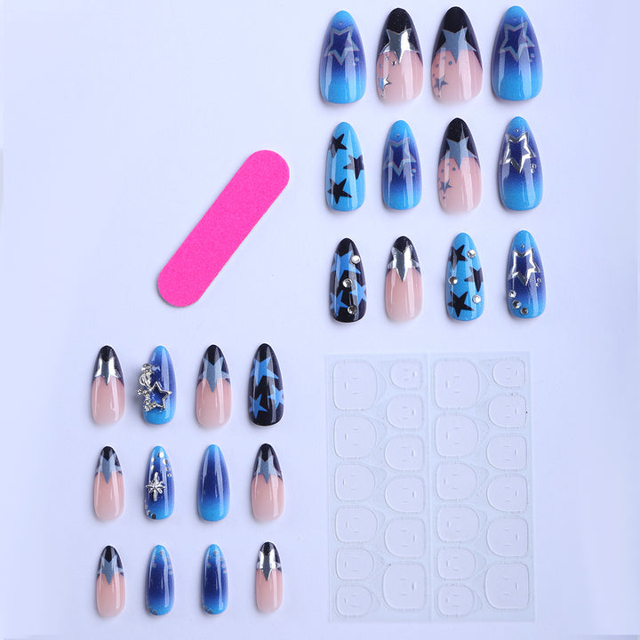 Künstliche Fingernägel mit Starlit Design und Glitzerakzenten Karnz