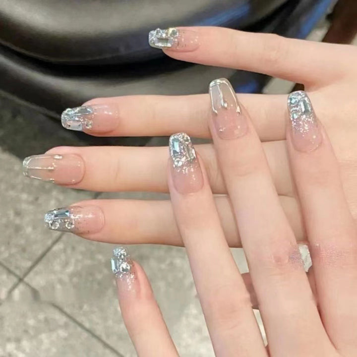 Glitzer-akzentuierter Press-On-Nagelset Karnz