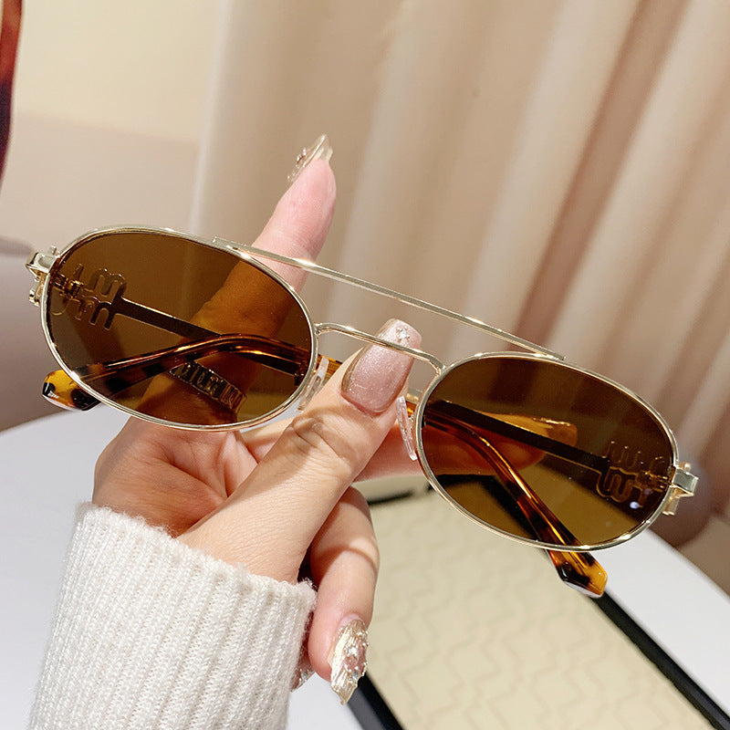 Damen modische Brille mit elegantem Metallrahmen und einzigartigem Design Karnz