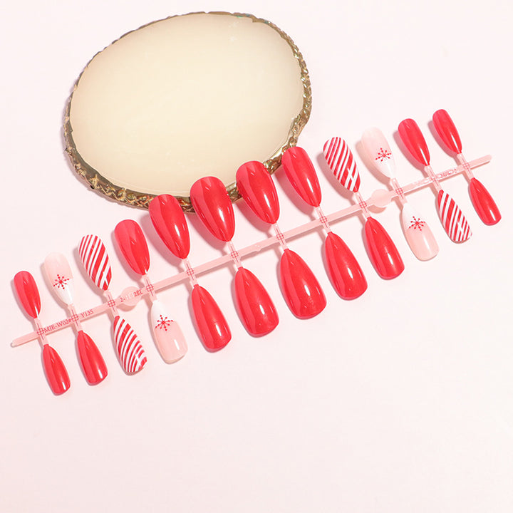 Dekoratives Press-On Nageldesign-Set Karnz