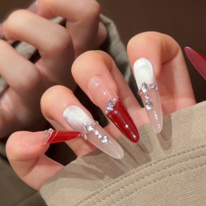 Dekorative mit Strass akzentuierte Press-On Nagelerweiterungen Karnz