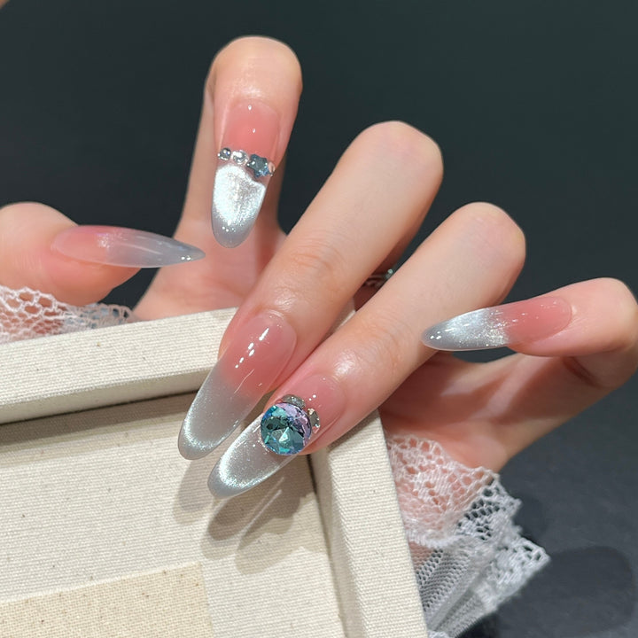 Premium Glossy Nagelverlängerungen mit Strassdetail Karnz