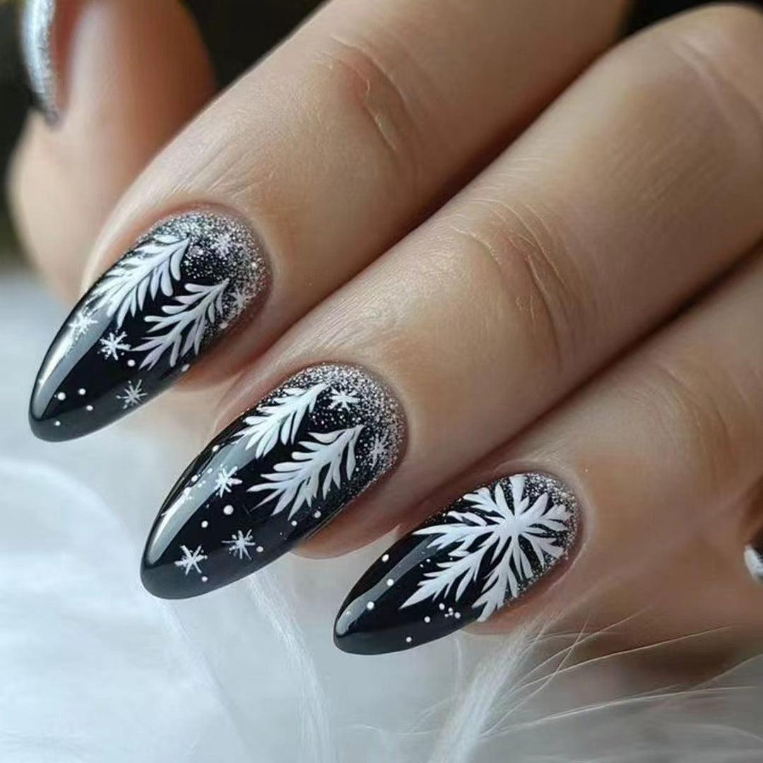 Elegante Kunstnägel Im Weihnachtlichen Design Karnz