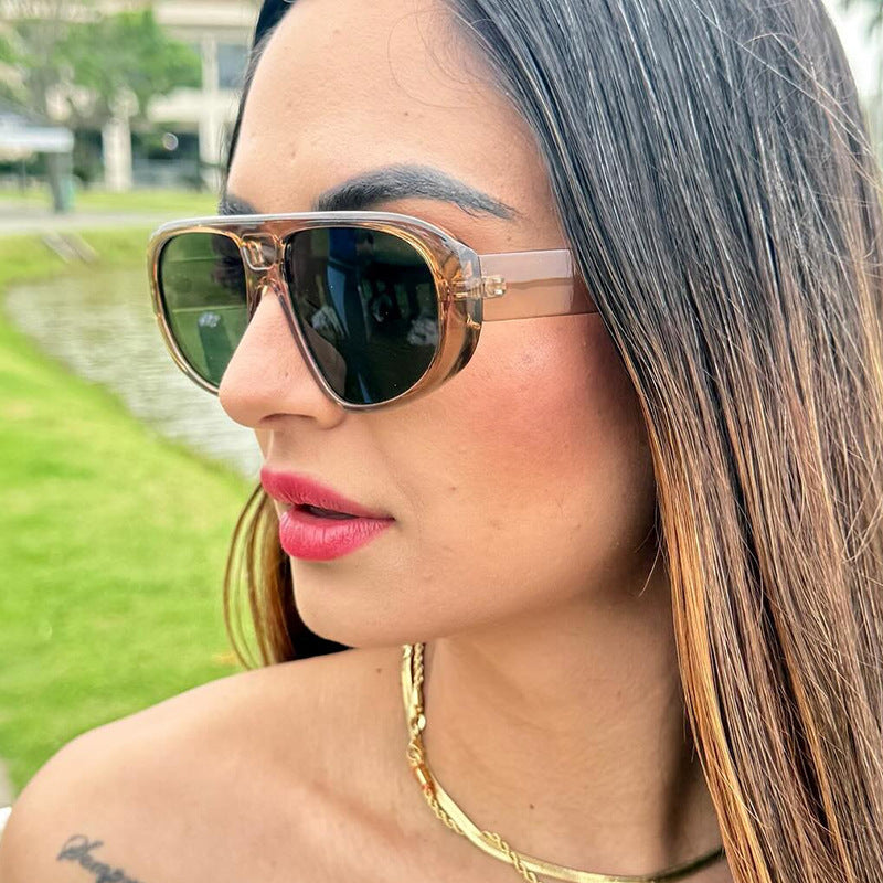 Damen sportliche Sonnenbrille mit breitem strapazierfähigem Rahmen und polarisierten Gläsern Karnz