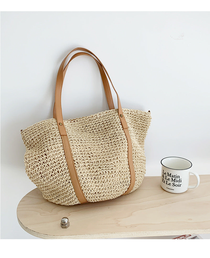 Damen Handtasche aus handgefertigtem Naturmaterial mit eleganten Lederakzenten Karnz