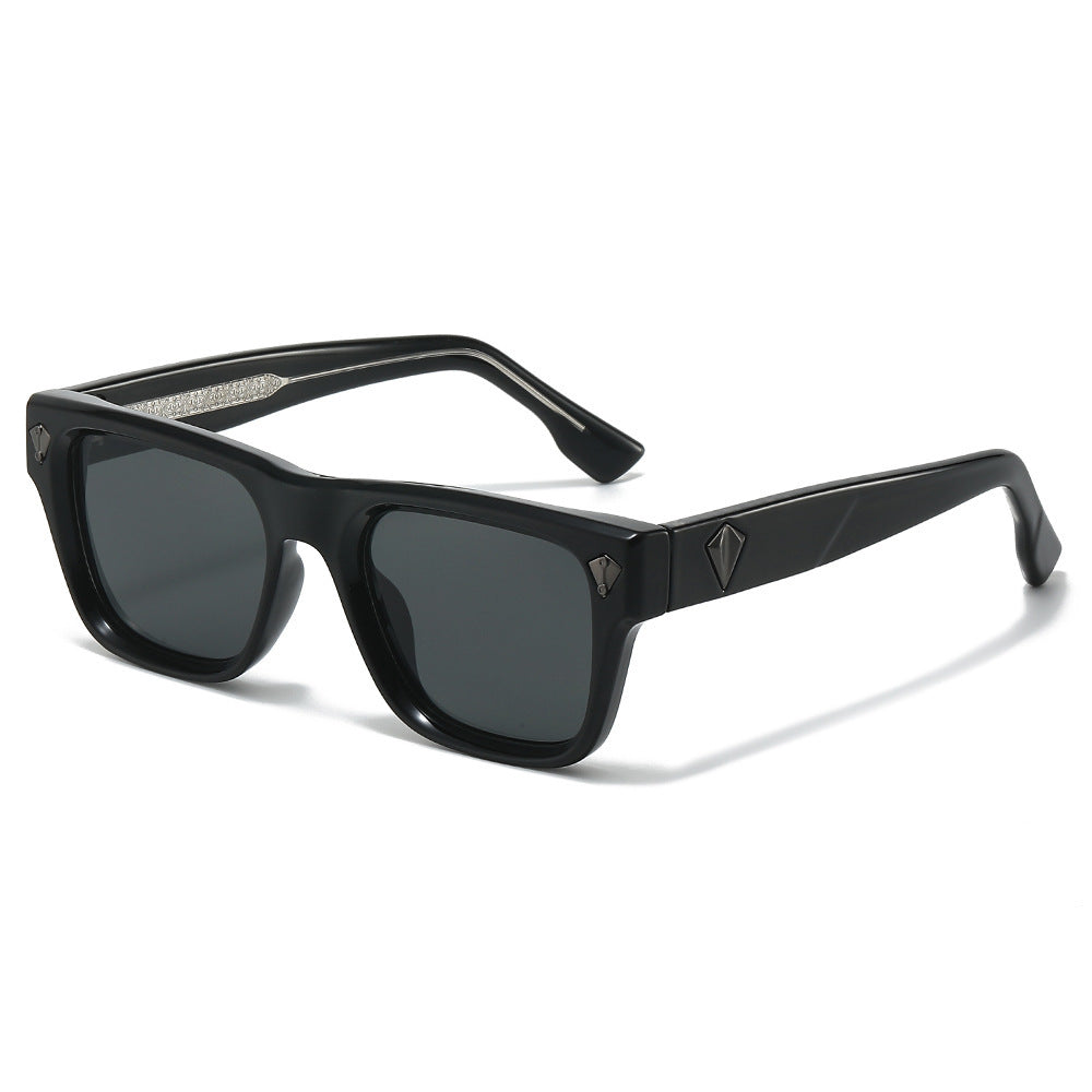 Fette winkelförmige Sonnenbrille Karnz