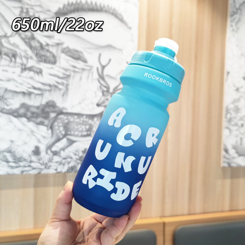Damen Sportliche Trinkflasche mit flexibler Auslaufschutz-Technologie Karnz