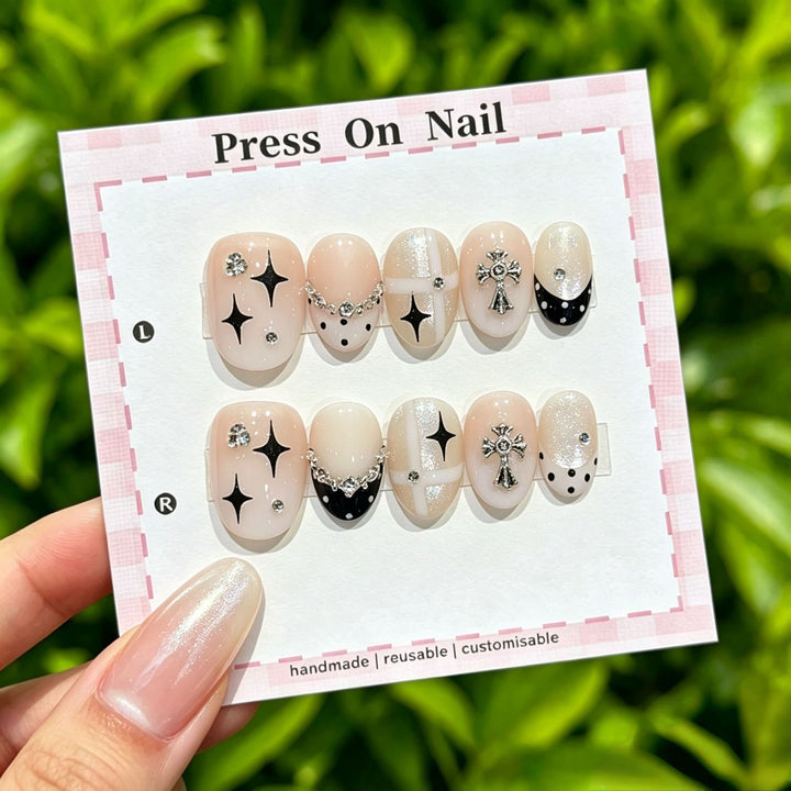Glamourös Press-On Nagelkunst Set mit dekorativen Strasssteinen