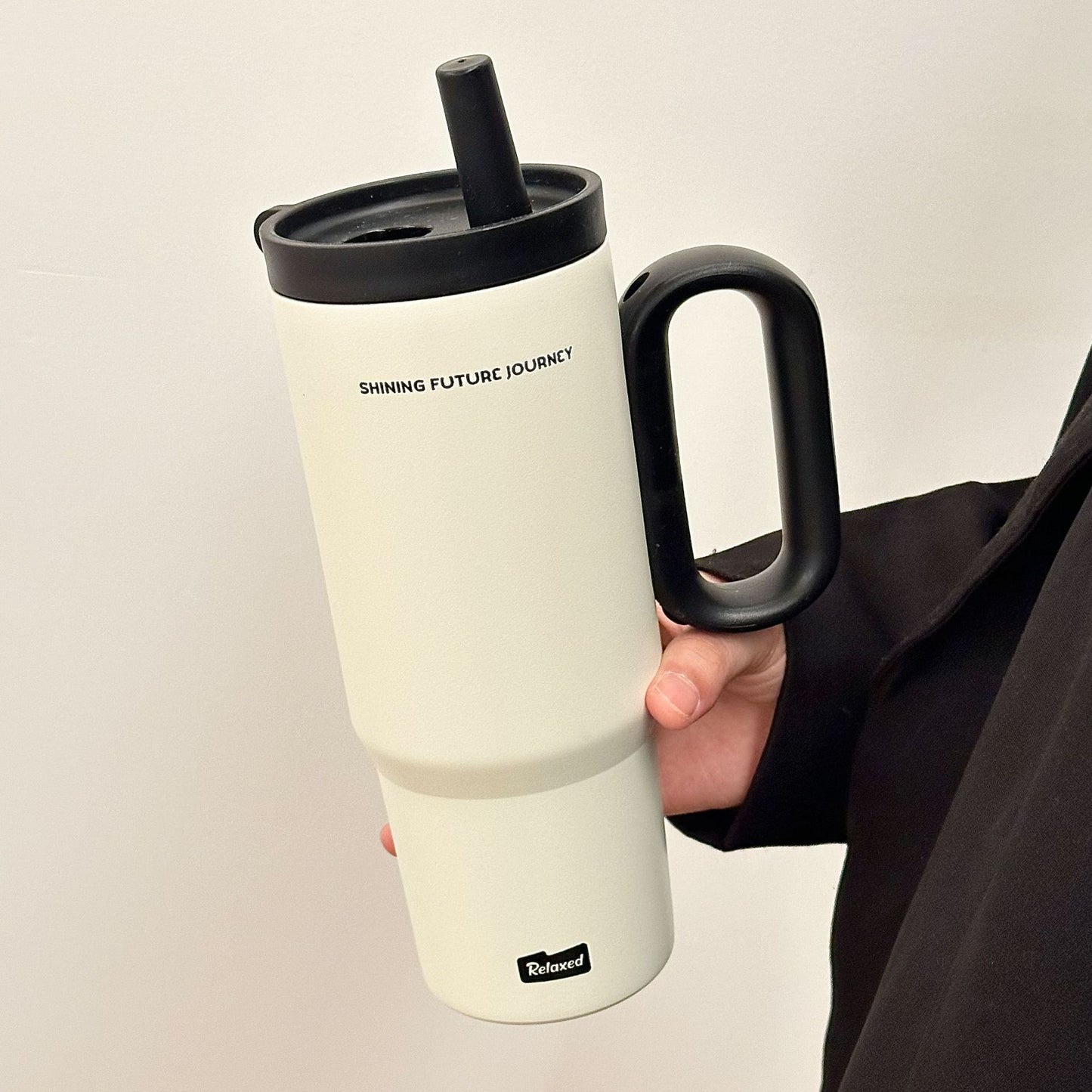 Damen Isolierbecher mit einem integrierten Strohhalm Karnz