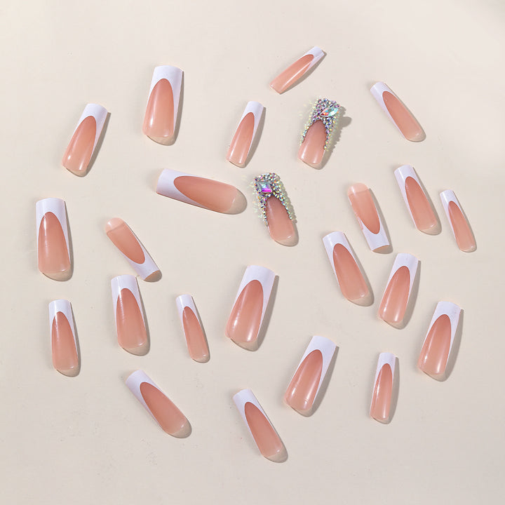 Elegantes French Tip Acryl Nagel Set Karnz