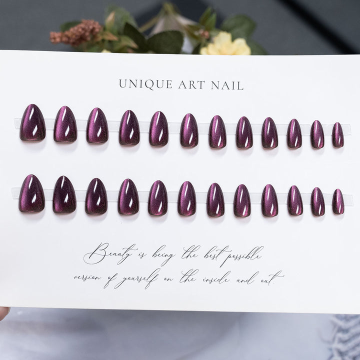 Glänzendes Press-On Nagelkunst Set