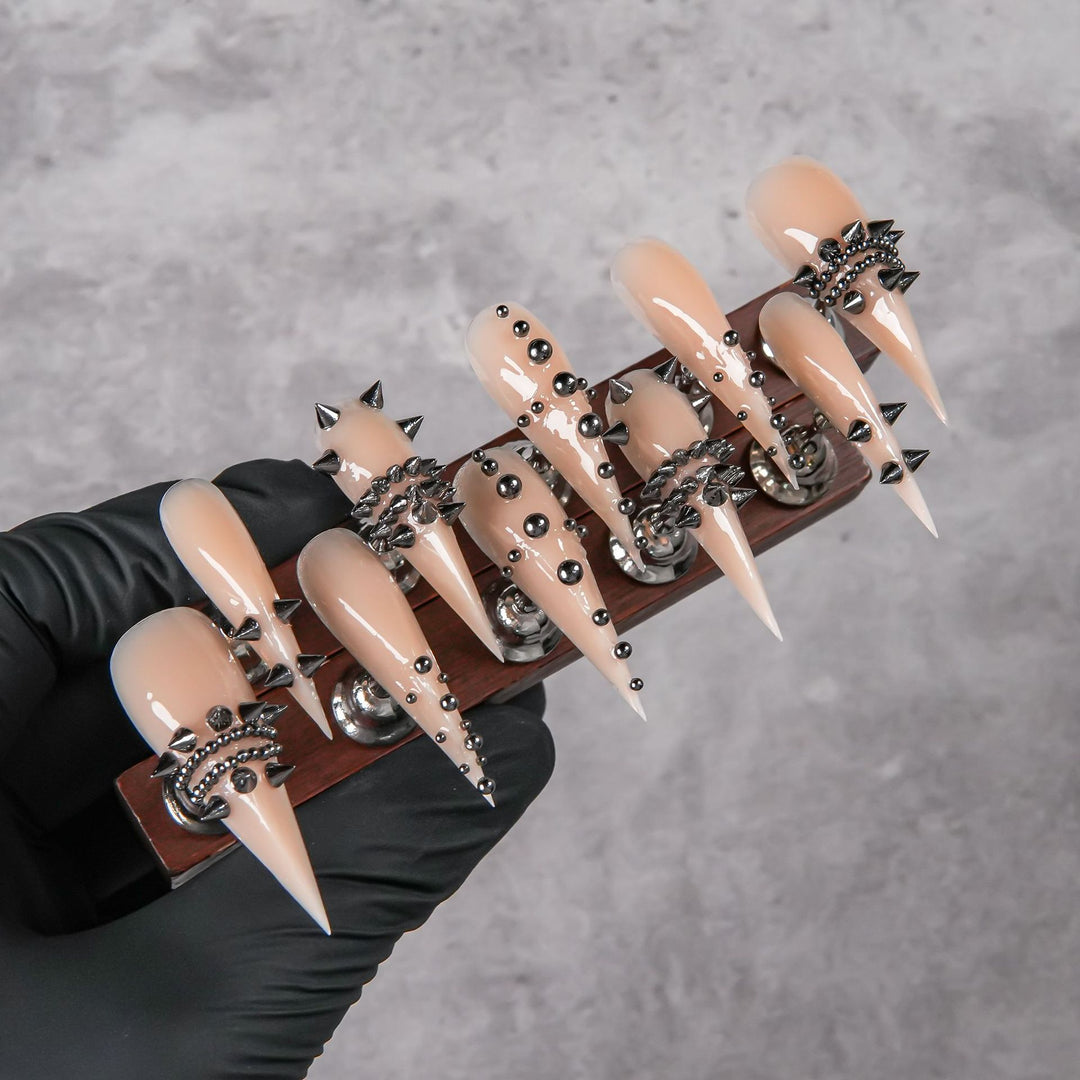 Stiletto Press-On Nagelverstärkungen mit Edelsteinakzenten