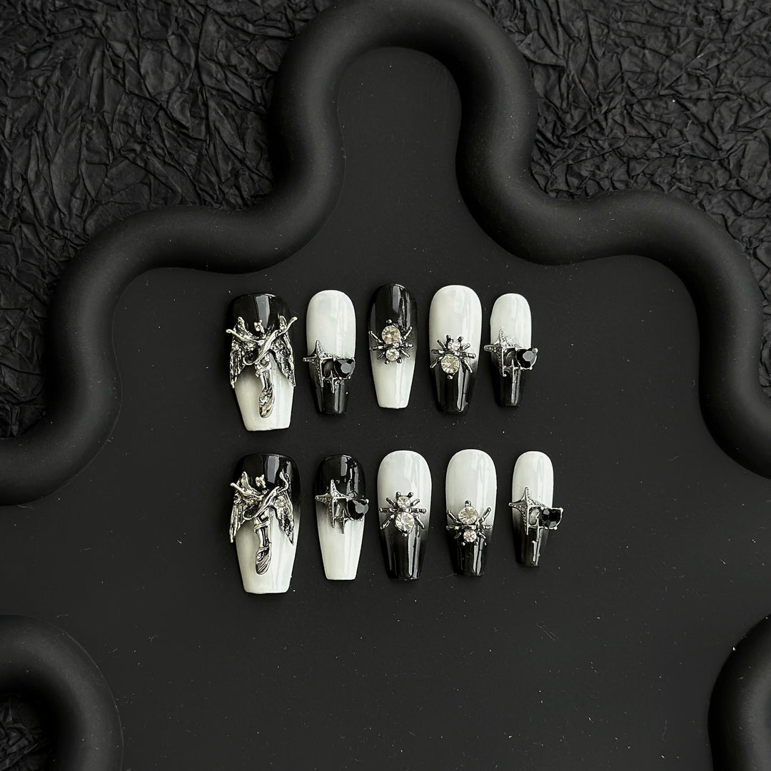 Künstlerisches Press-On Nagelkunstset mit gotischem Charme
