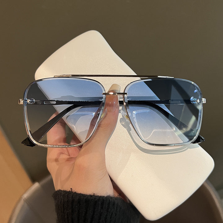 Damen quadratische Sonnenbrille mit schützenden Gläsern und modernem Metallrahmen Karnz