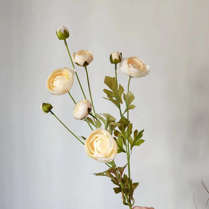 Realistische Ranunkulus Blumengesteck