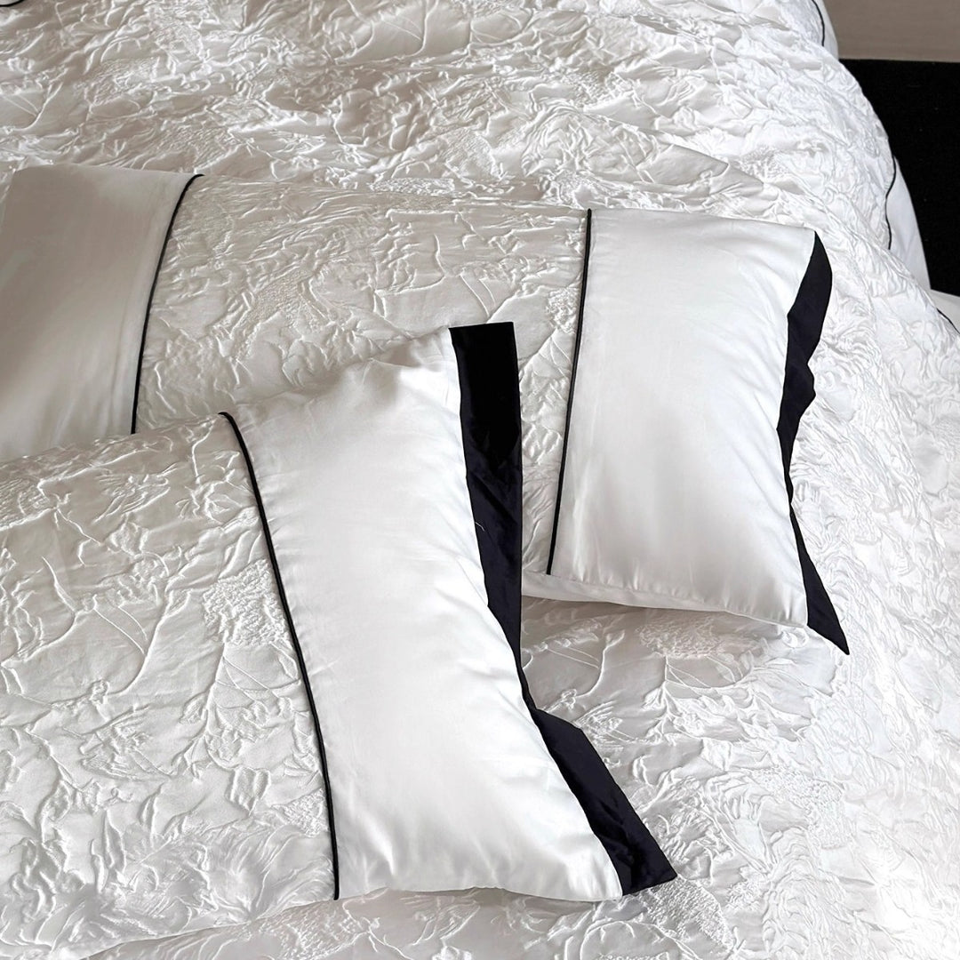 Strukturierte Floral Matelassé Bettbezug-Set mit kontrastierendem Paspelrand und Euro Kissenbezügen