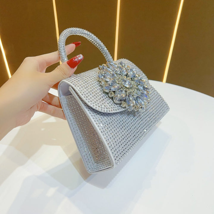Glamouröse mit Strass besetzte Abend-Handtasche