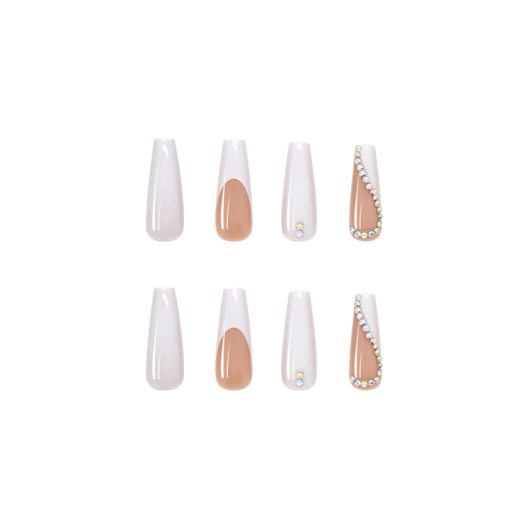Kunstnagelset mit elegante Strassverzierungen Karnz