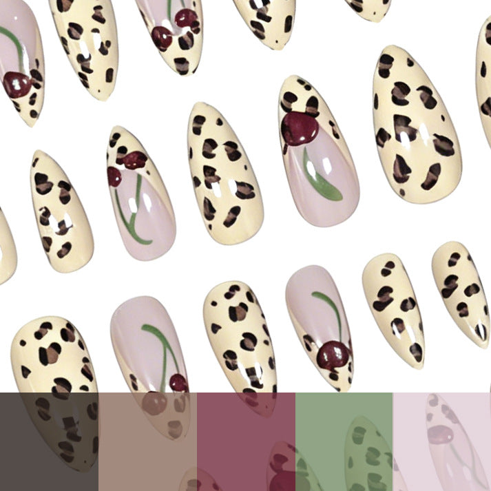 Künstlerische Leopard-Print Press-On Nagelerweiterungen Karnz