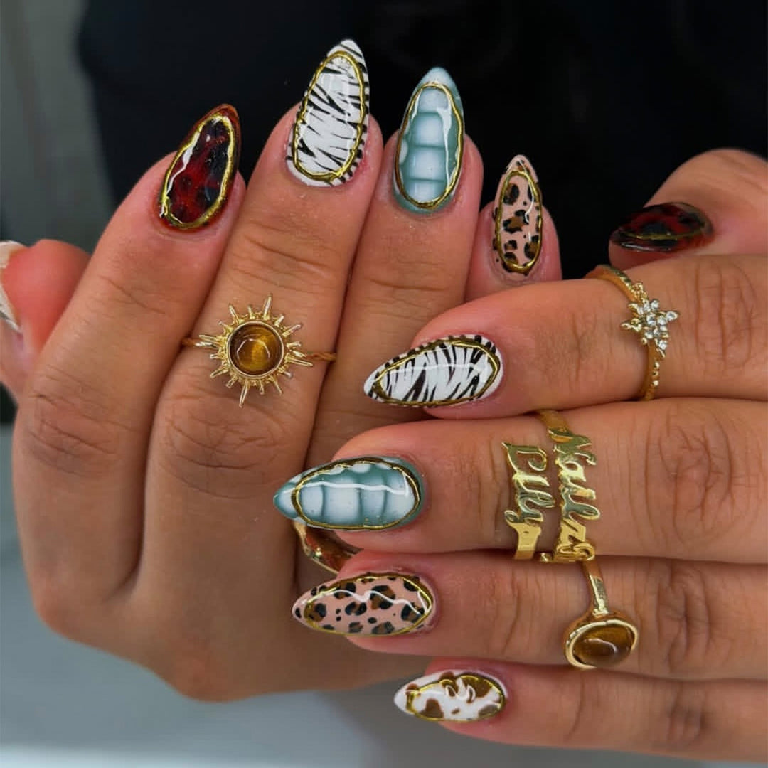 Künstlerisches Gel Press-On Nageldesign