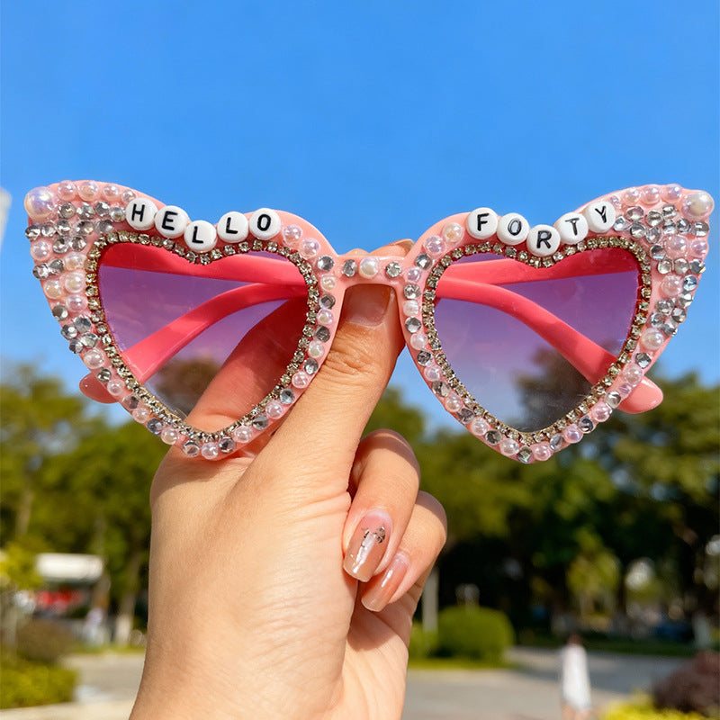 Herzförmige mit Perlen verzierte Sonnenbrille Karnz