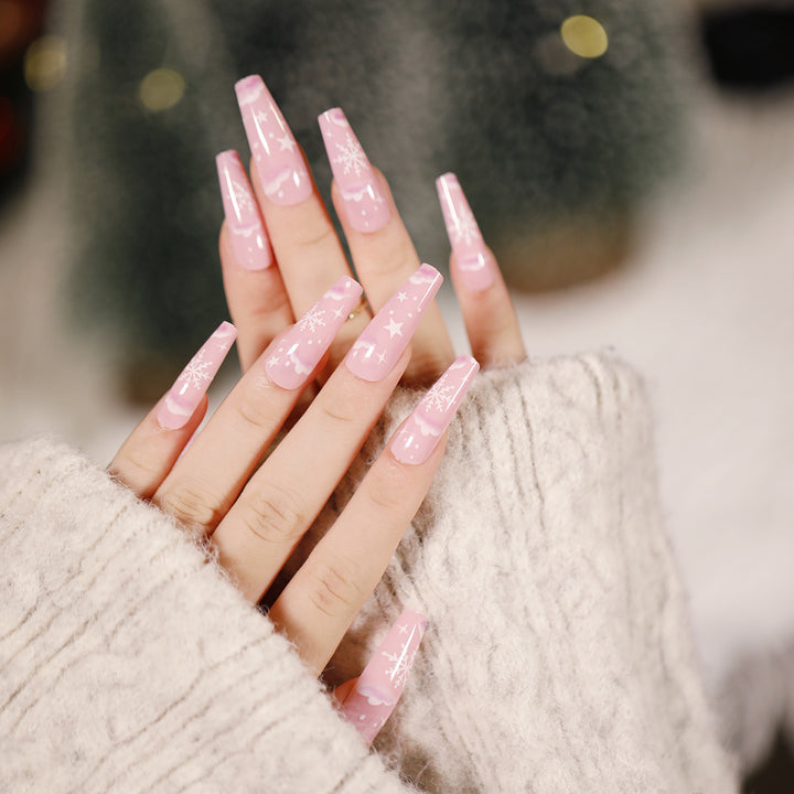 Elegante Acryl-Nägel mit goldenen Akzenten Karnz