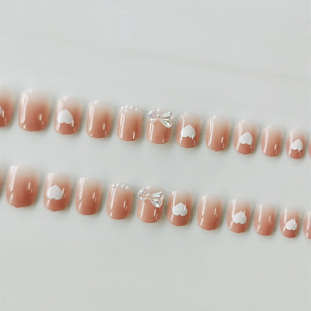 Herz-inspiriertes florales Nagelkunstset