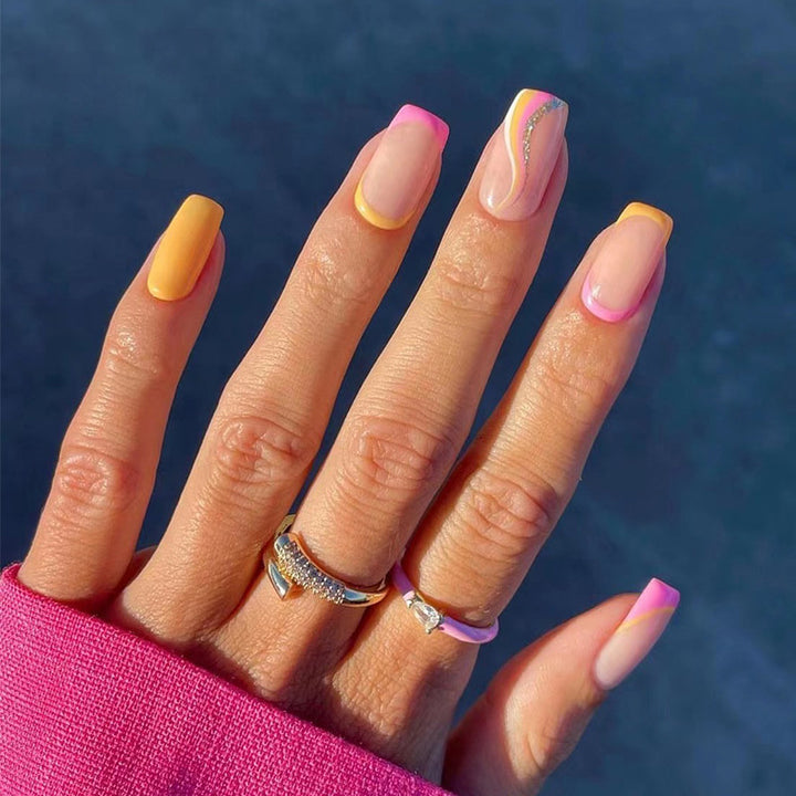 Künstliche Nagelkunst mit trendigem Farbverlauf Karnz