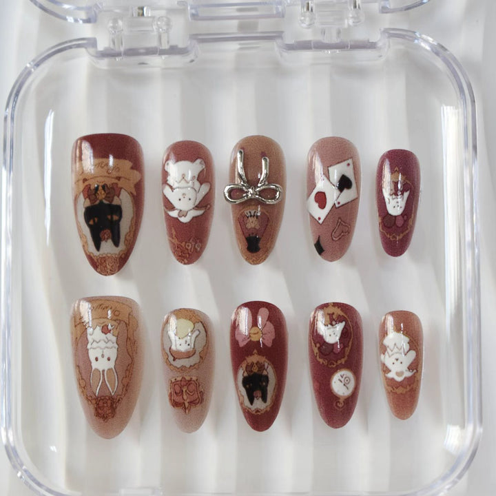 Künstlerische Nagelkunst Karnz