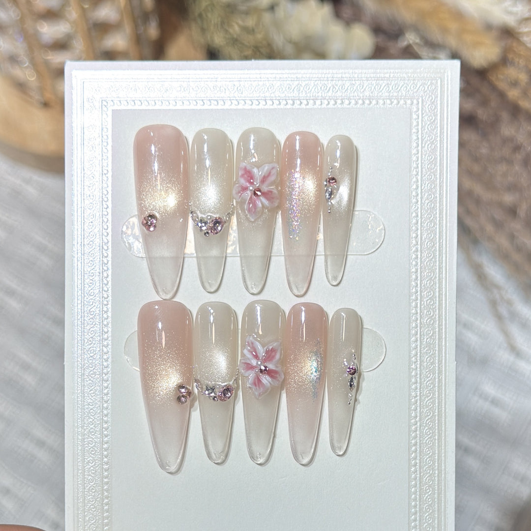 Künstlerisches Floral-Akzent Press-On Nagelset Karnz
