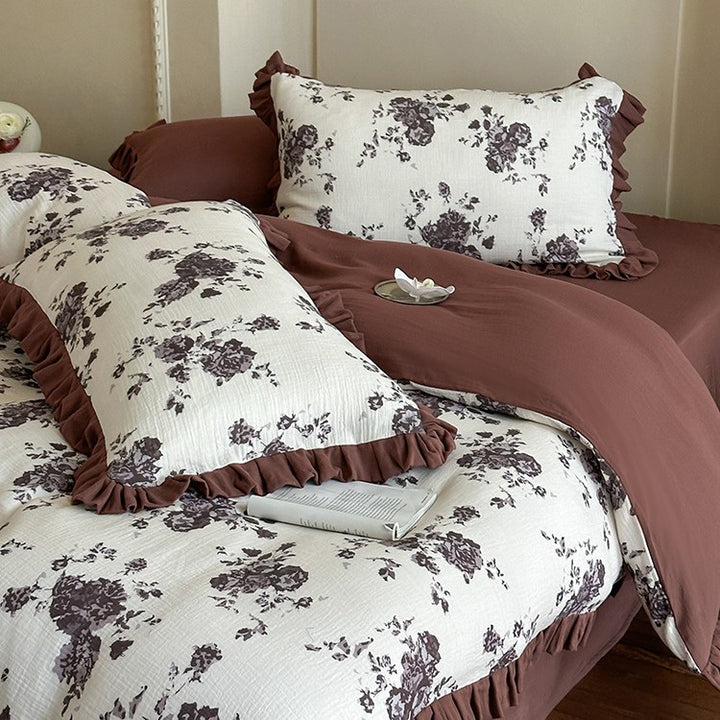 Bettwäsche-Set aus Baumwoll-Gauze mit romantischem Blumenprint und voluminösem Volant