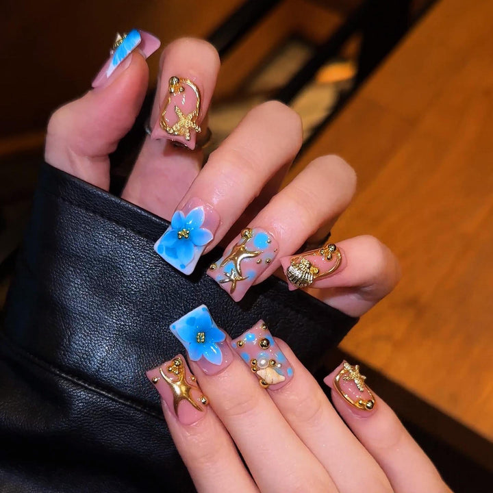 Künstlerisches Press-On-Nagelset mit 3D-Verzierungen