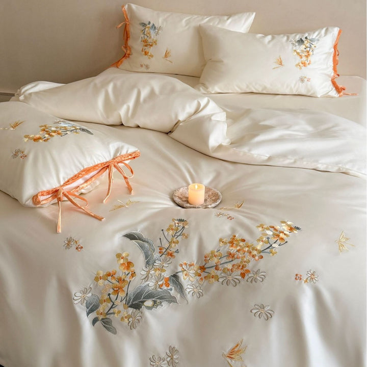 Luxuriöses Satin-Bettwäsche-Set mit floraler Stickerei und Schleifenapplikation