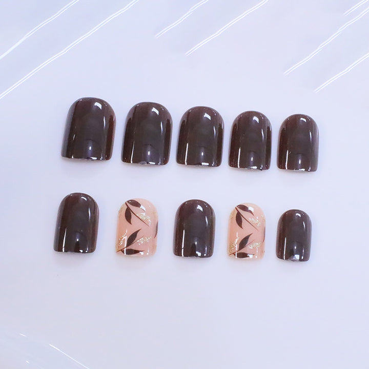 Elegantes Nageldesign Karnz 1789915642