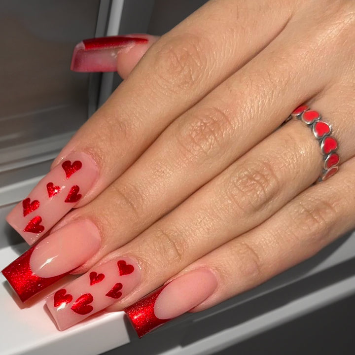 Premium Dekorativer Press-On Nagelset mit Herz- und Glitzerdesigns Karnz