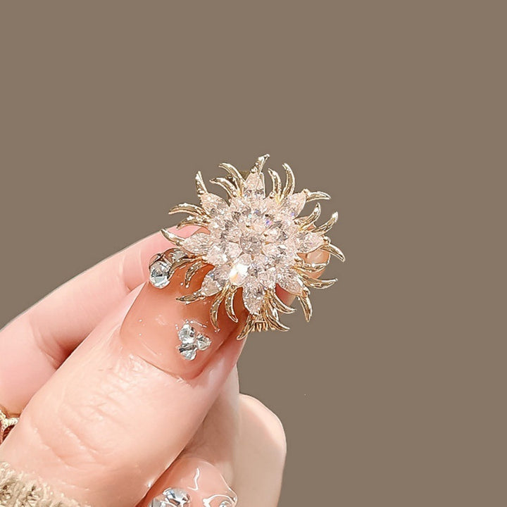 Elegante Brosche mit Funkelnden Kristallen Karnz