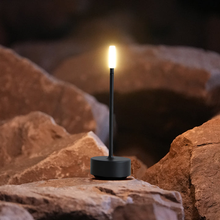 Dekorative Tischleuchte mit LED für moderne Innenräume