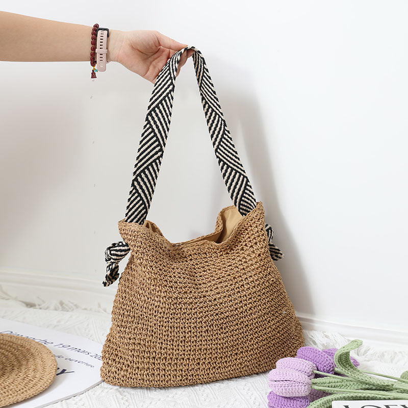 Damen Handtasche aus Naturmaterialien mit modischem Karomuster Karnz