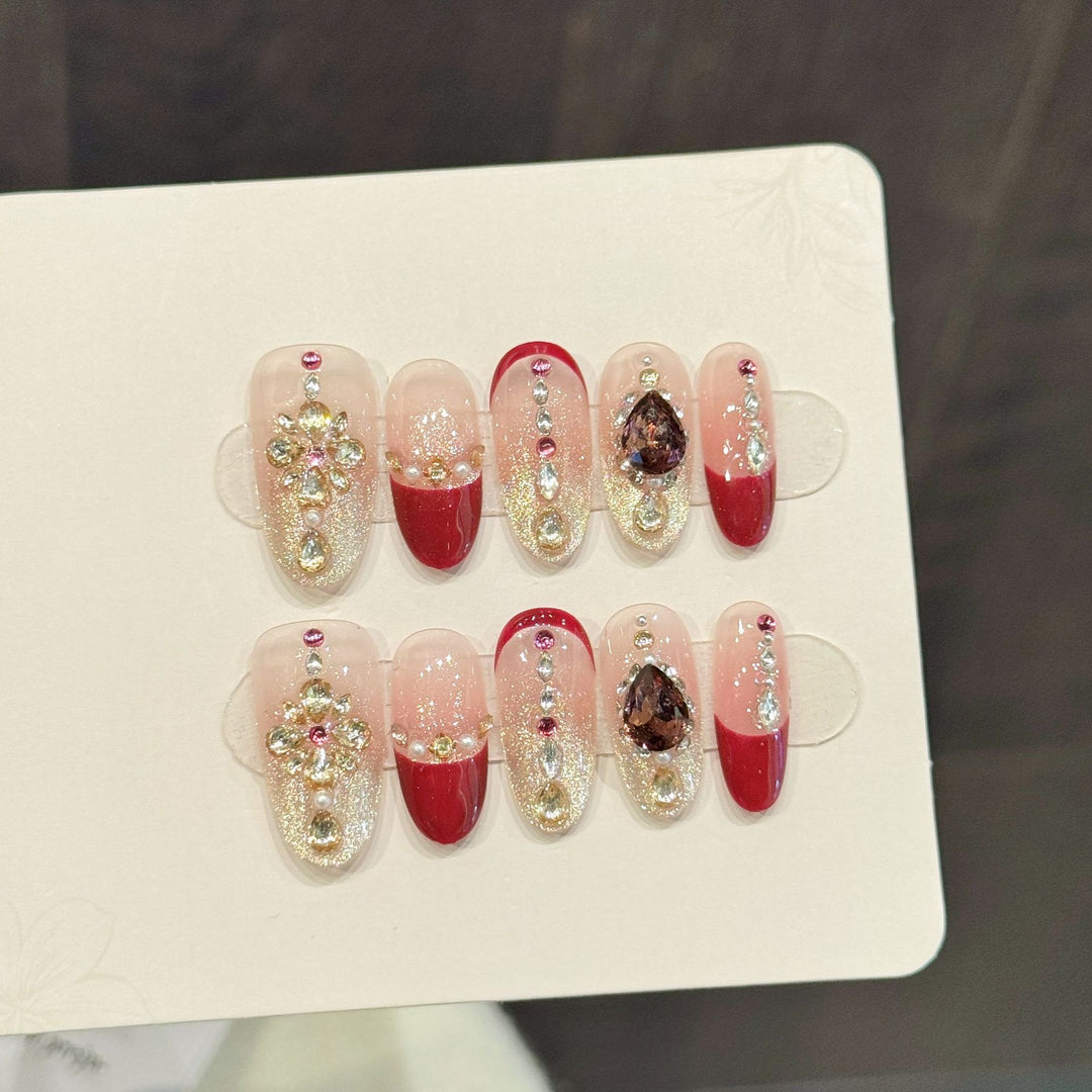 Glamouröse mit Kristallen verzierte Press-On Nagelset