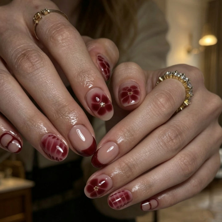 Elegante Kunstnägel mit Floralem Design und Glanz Karnz