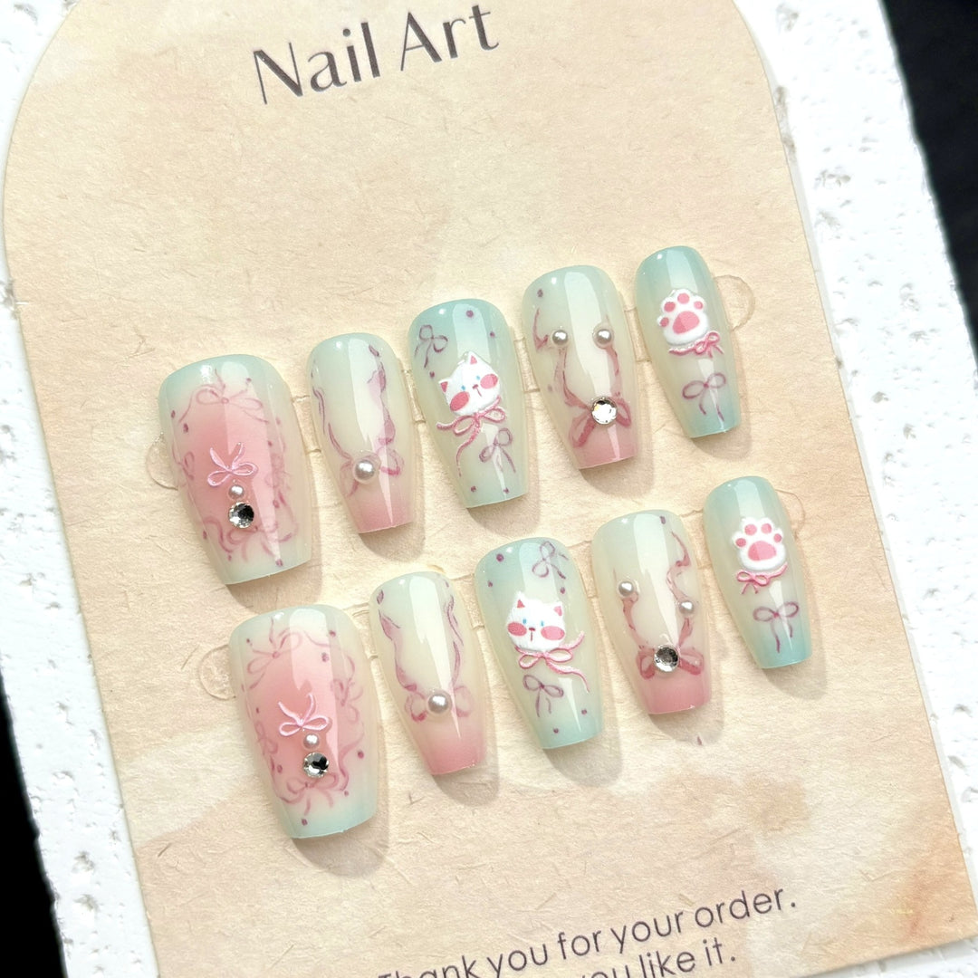 Künstlerisches Press-On Nageldesign