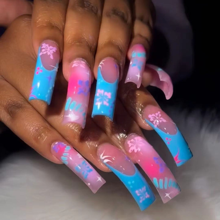 Künstlerische Press-On-Nagelerweiterungen mit floralen Designs Karnz