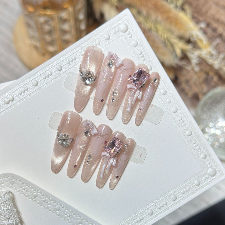 Verzierte mit Strass besetzte Stiletto-Press-On-Nägel Karnz