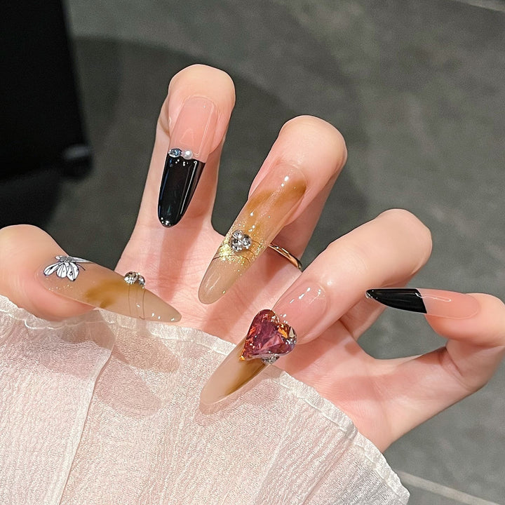 Künstlerische 3D-Schmetterlings- und Edelstein-Nagelverlängerungen Karnz