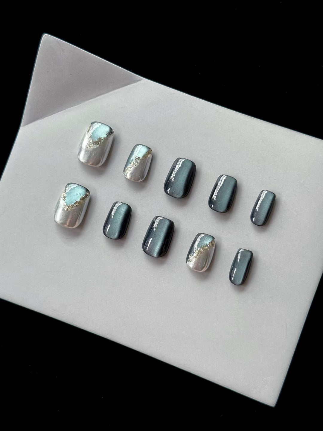 Press-On Nagelkunst-Set mit elegantem metallischen Finish