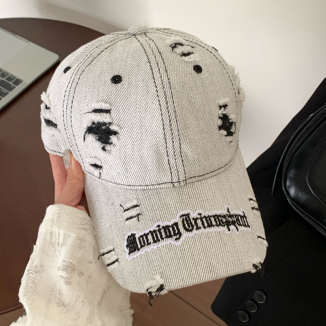 Abgenutzte Denim-Baseballmütze mit gesticktem Detail