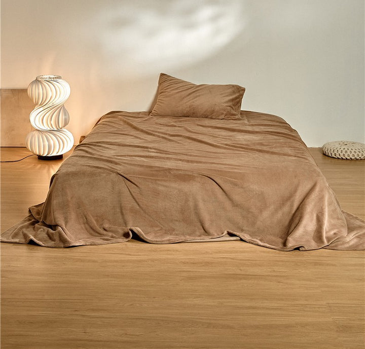 Kuscheldecke aus Mikrofaser mit samtiger Oberfläche und extra großem Format
